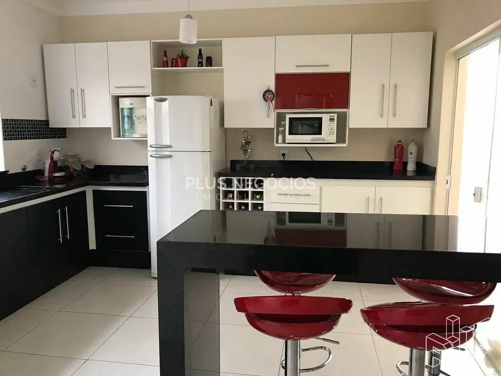 Casa, 3 quartos, 180 m² - Foto 3