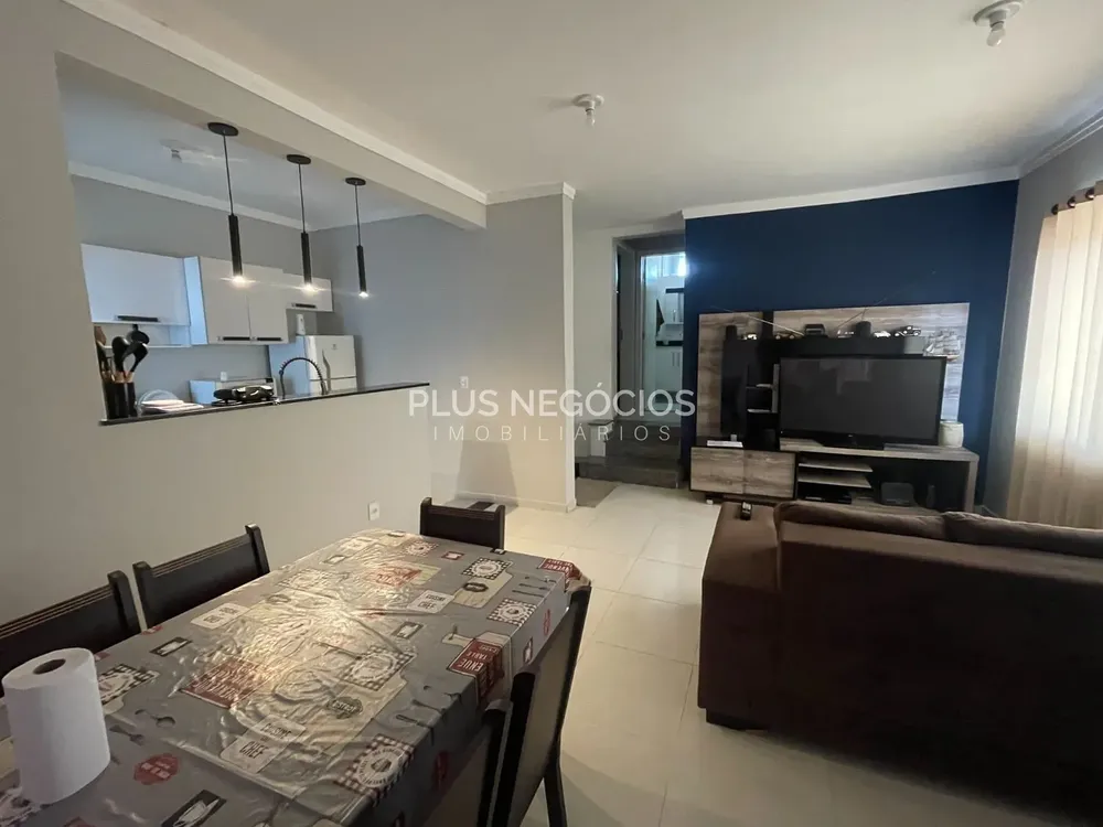 Casa, 4 quartos, 197 m² - Foto 1