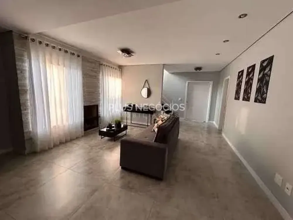 Casa, 4 quartos, 230 m² - Foto 1