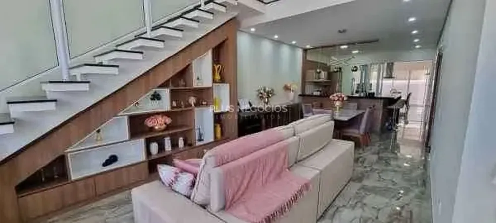 Casa, 3 quartos, 250 m² - Foto 1