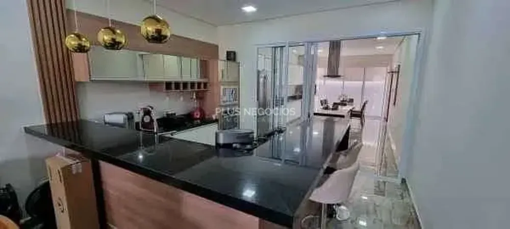 Casa, 3 quartos, 250 m² - Foto 3