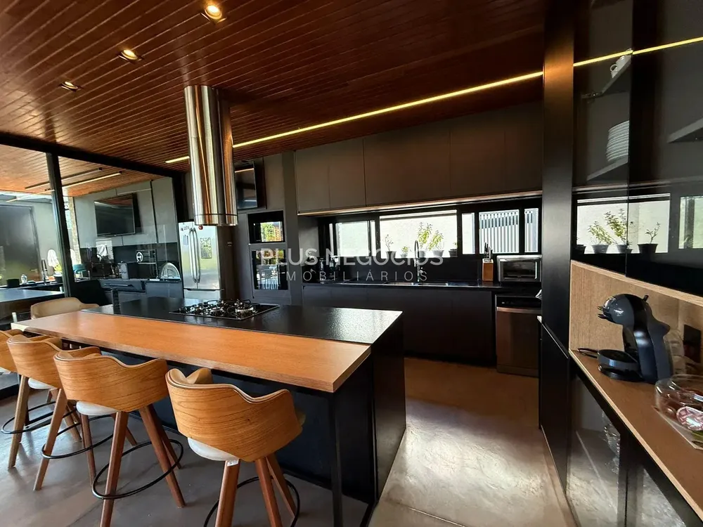 Casa, 4 quartos, 389 m² - Foto 1