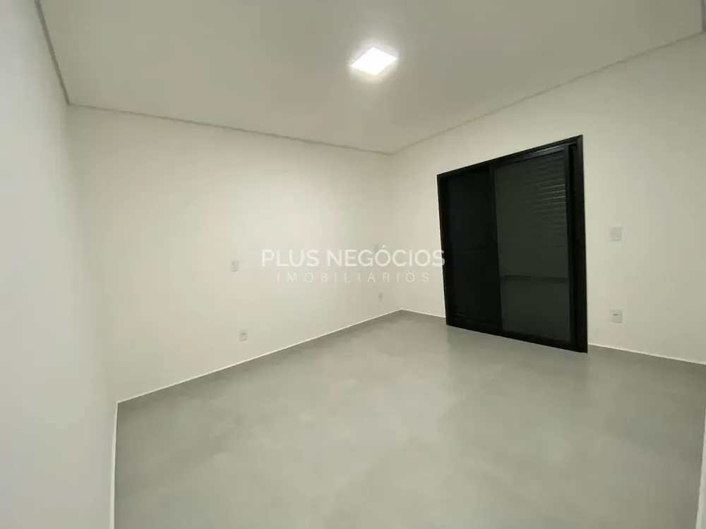 Casa, 3 quartos, 240 m² - Foto 2
