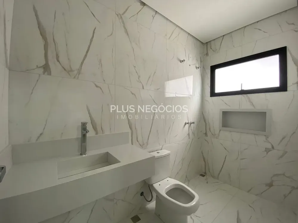 Casa, 3 quartos, 240 m² - Foto 1