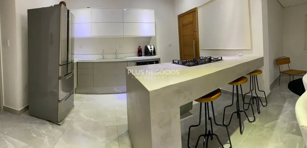 Casa, 3 quartos, 272 m² - Foto 4