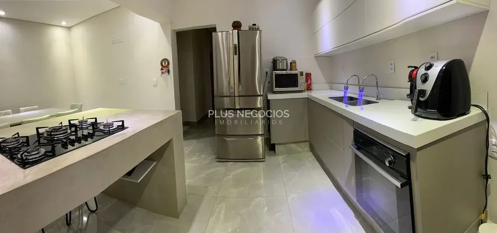 Casa, 3 quartos, 272 m² - Foto 3