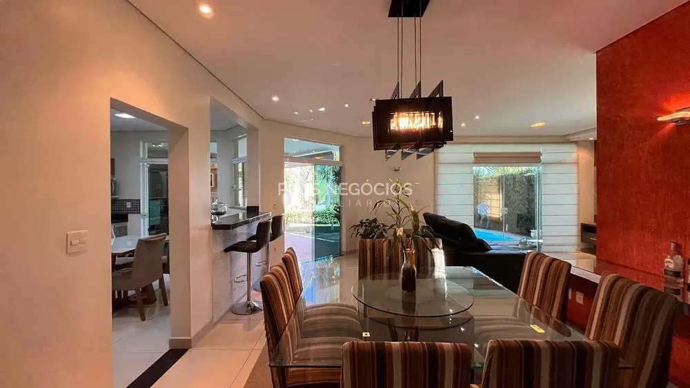 Casa, 3 quartos, 267 m² - Foto 1