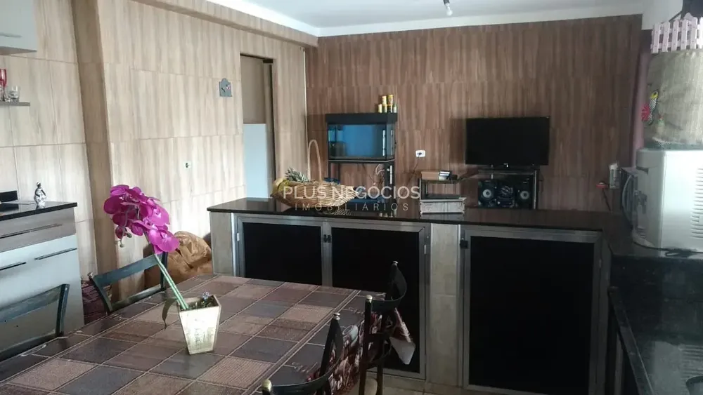 Casa, 3 quartos, 250 m² - Foto 1