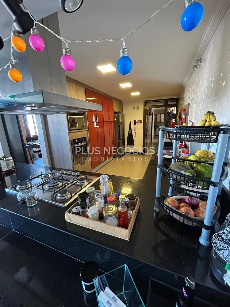 Apartamento, 3 quartos, 186 m² - Foto 2