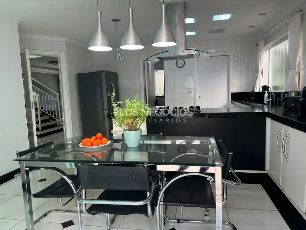 Casa, 3 quartos, 300 m² - Foto 1