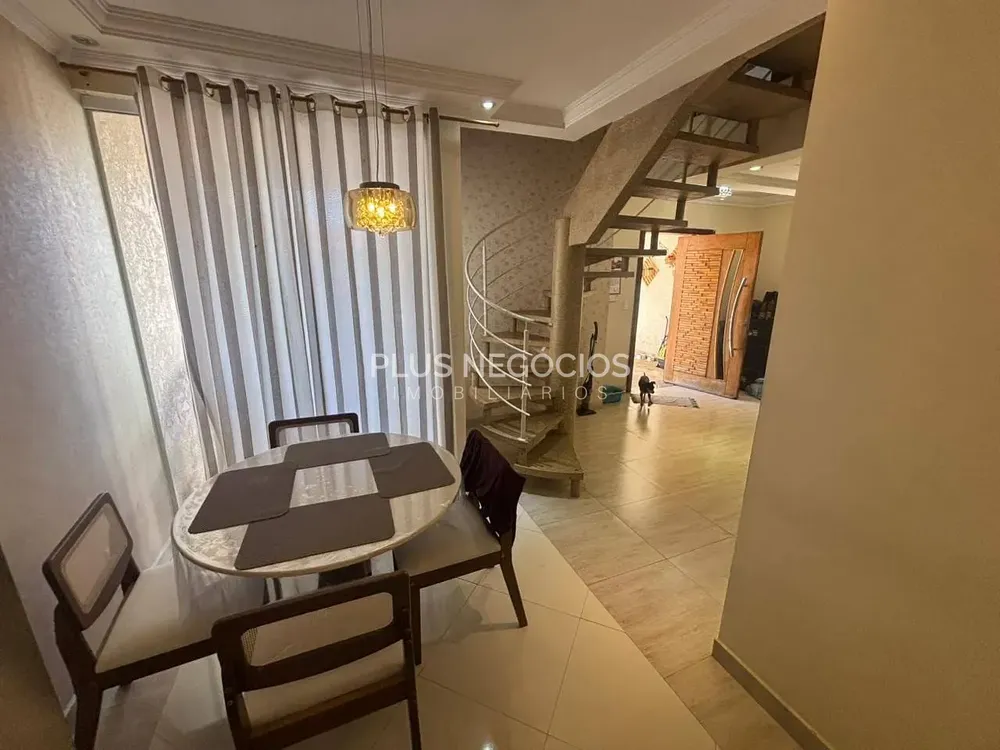 Casa, 3 quartos, 161 m² - Foto 2