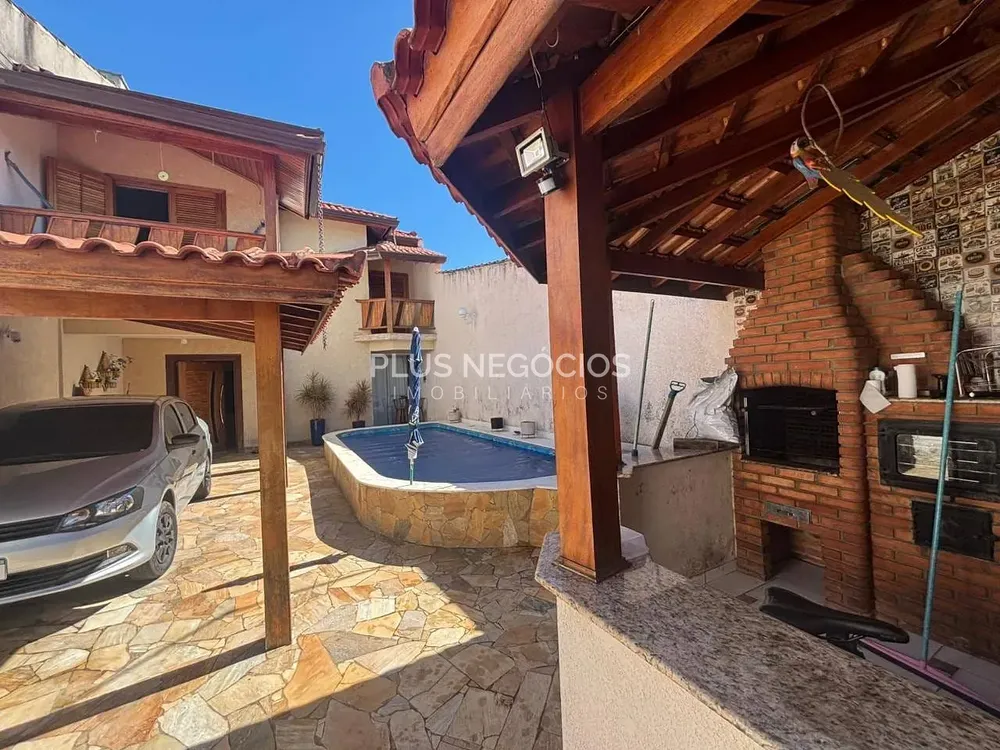Casa, 3 quartos, 161 m² - Foto 1