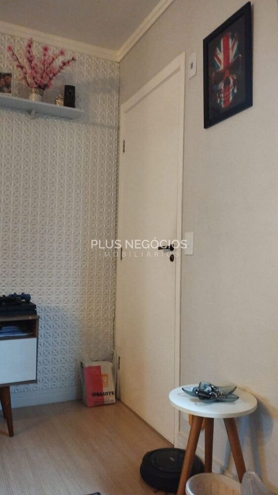 Apartamento à venda com 2 quartos, 42m² - Foto 2