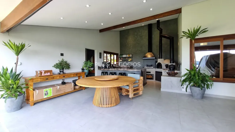 Casa, 3 quartos, 323 m² - Foto 2