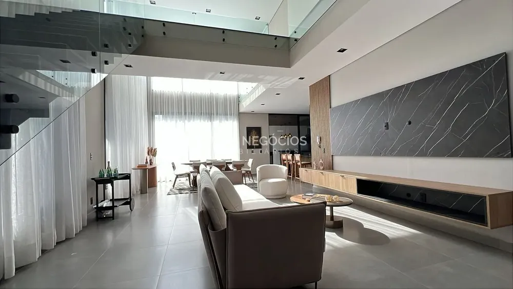Casa, 4 quartos, 285 m² - Foto 2
