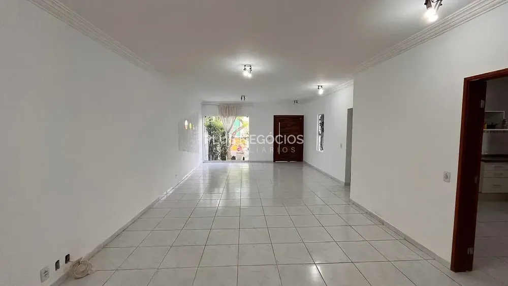 Casa, 3 quartos, 200 m² - Foto 2