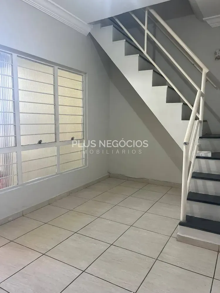 Casa, 3 quartos, 214 m² - Foto 2