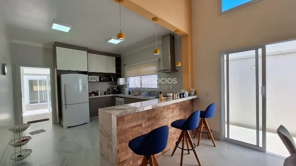 Casa, 3 quartos, 296 m² - Foto 2