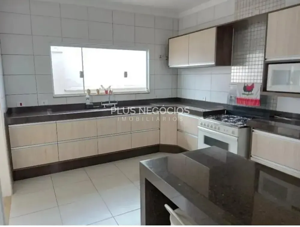 Casa, 3 quartos, 214 m² - Foto 11