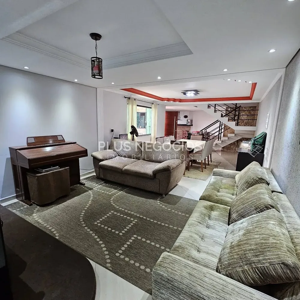 Casa, 3 quartos, 303 m² - Foto 1