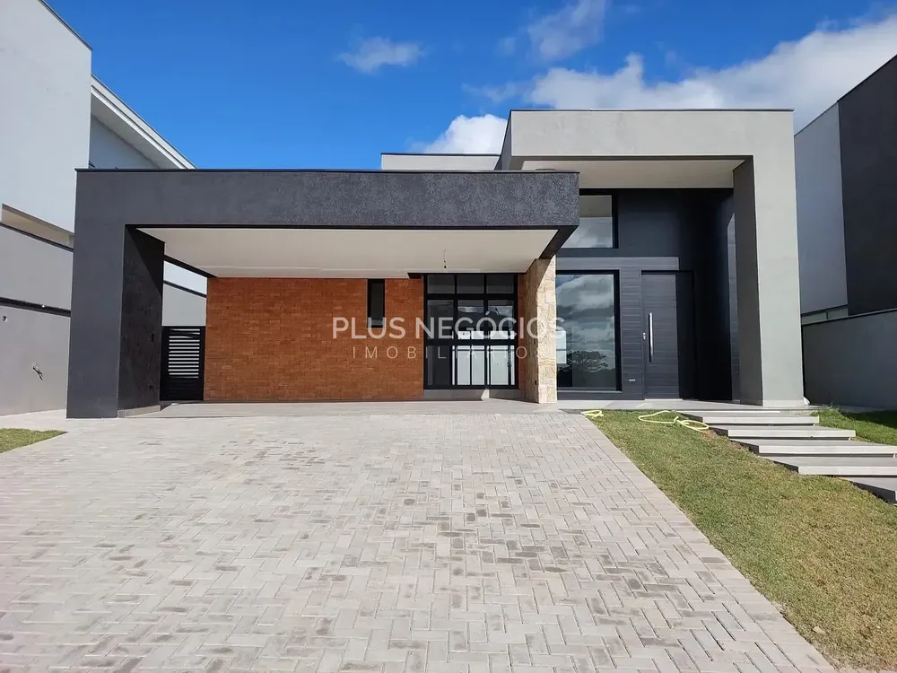 Casa, 3 quartos, 244 m² - Foto 1