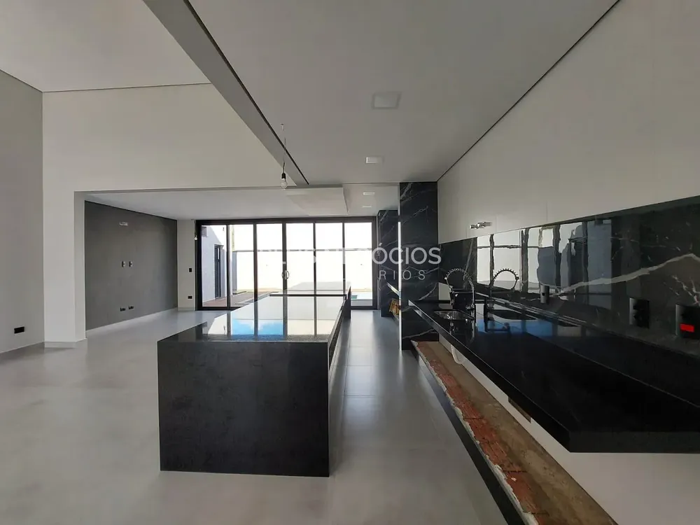 Casa, 3 quartos, 244 m² - Foto 2