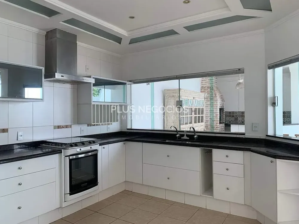Casa, 3 quartos, 300 m² - Foto 3