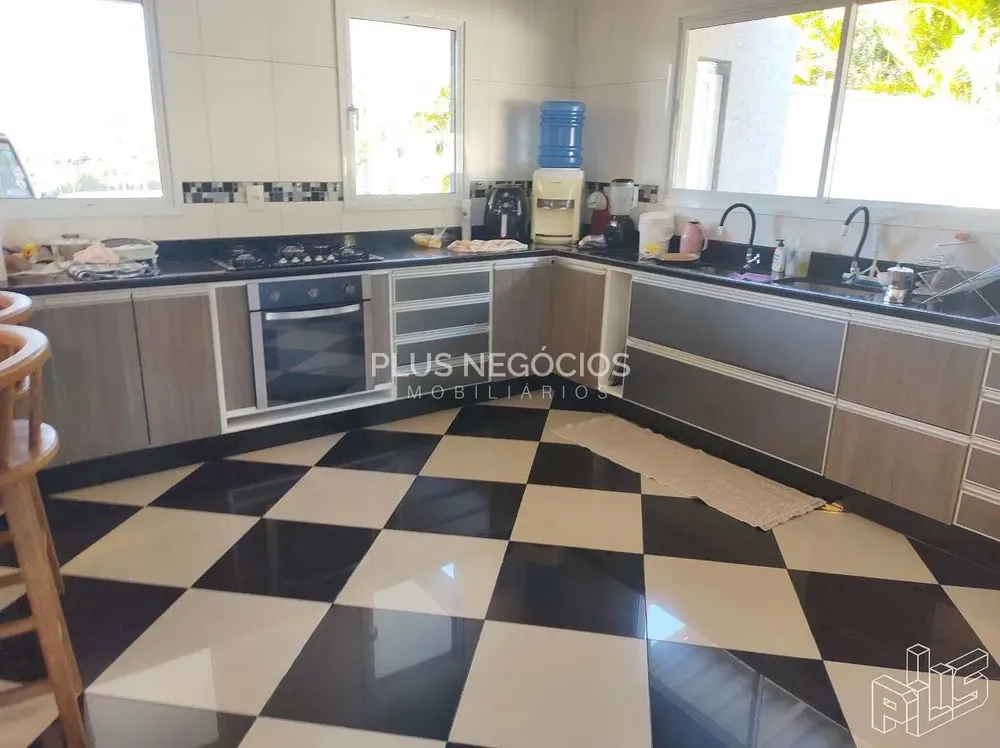 Casa, 4 quartos, 311 m² - Foto 1