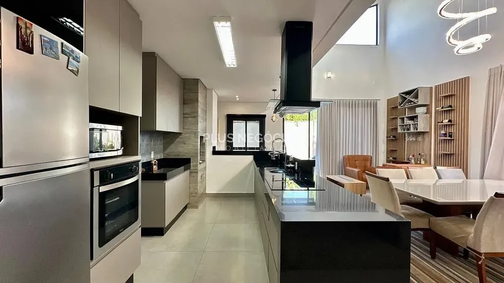 Casa, 3 quartos, 225 m² - Foto 2