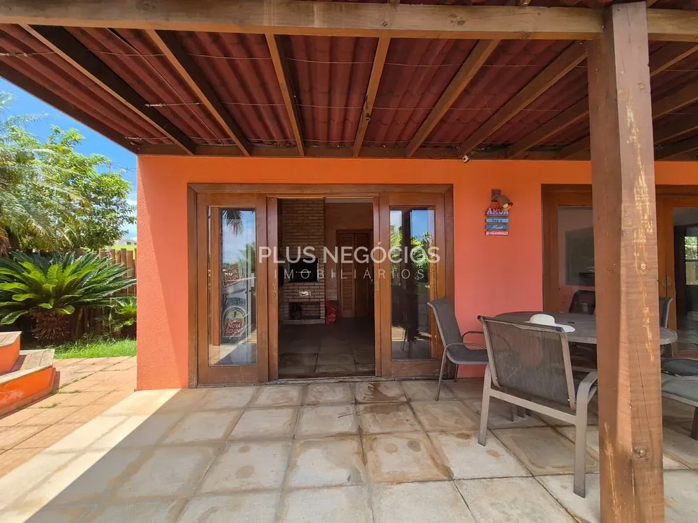 Casa, 3 quartos, 219 m² - Foto 2