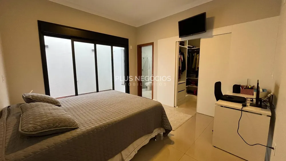 Casa, 3 quartos, 252 m² - Foto 8