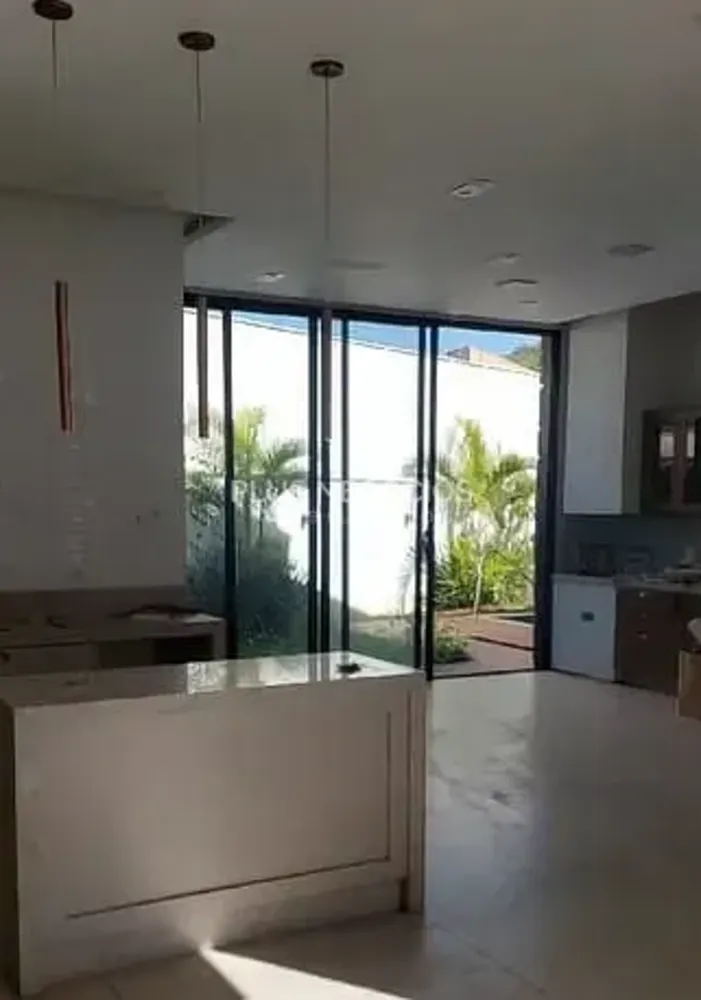 Casa, 3 quartos, 236 m² - Foto 3