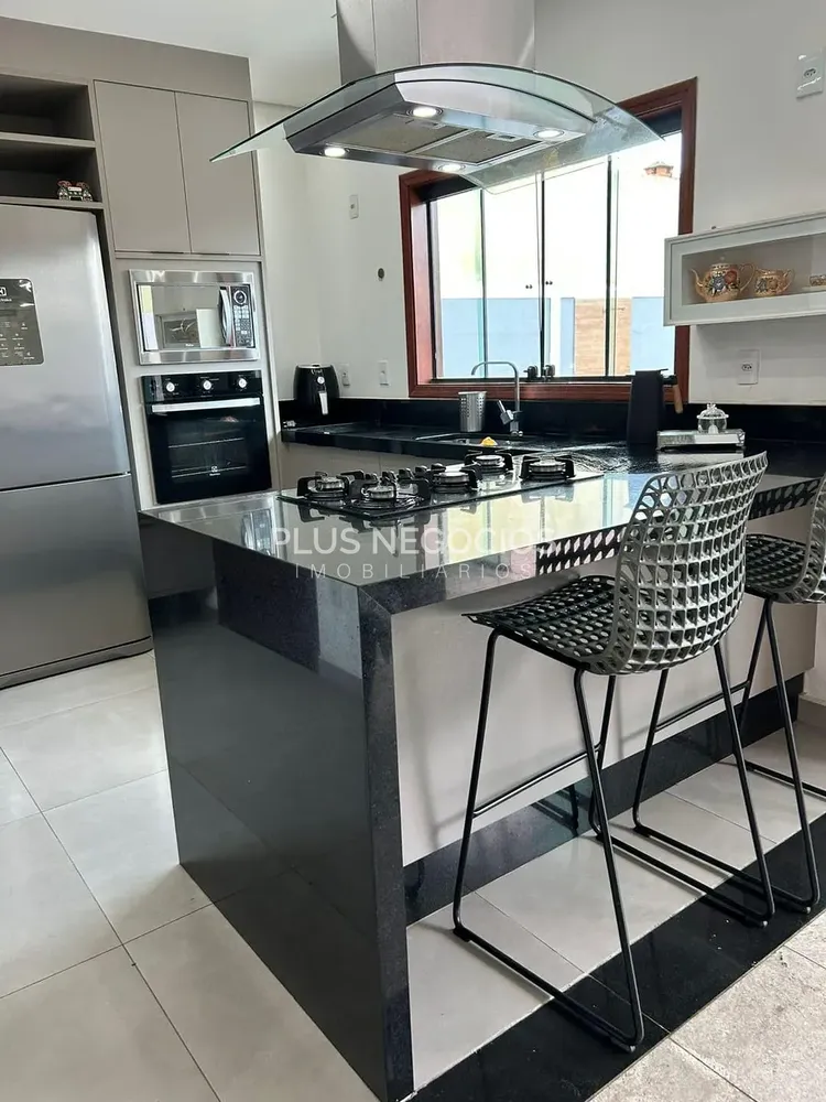 Casa, 4 quartos, 244 m² - Foto 4