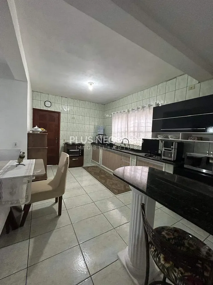 Casa, 4 quartos, 217 m² - Foto 2