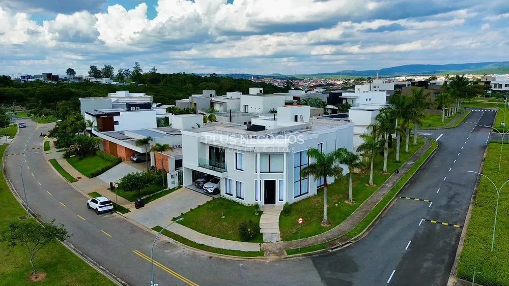 Sobrado, 3 quartos, 419 m² - Foto 1