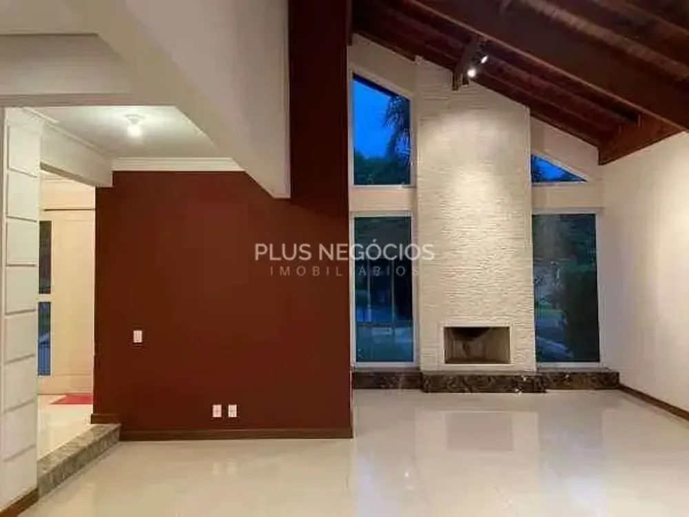 Casa, 4 quartos, 368 m² - Foto 1