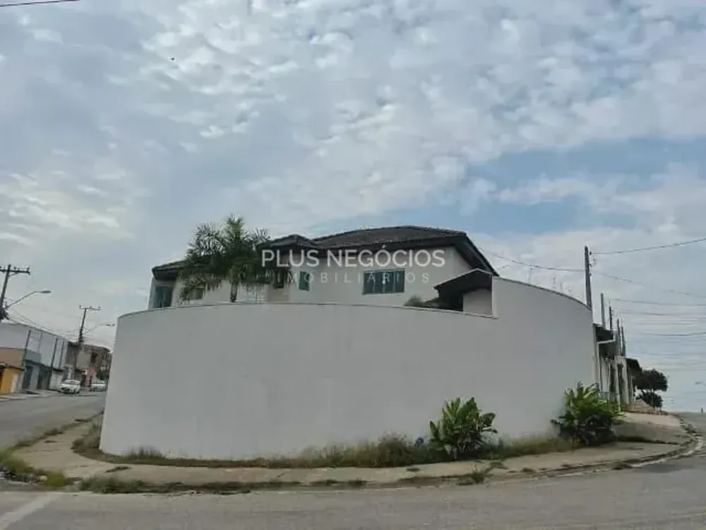 Casa, 3 quartos, 292 m² - Foto 1