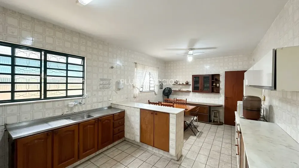 Casa, 3 quartos, 221 m² - Foto 3