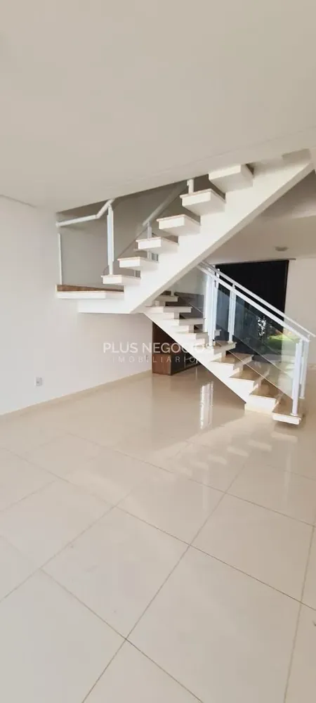 Casa, 3 quartos, 233 m² - Foto 2