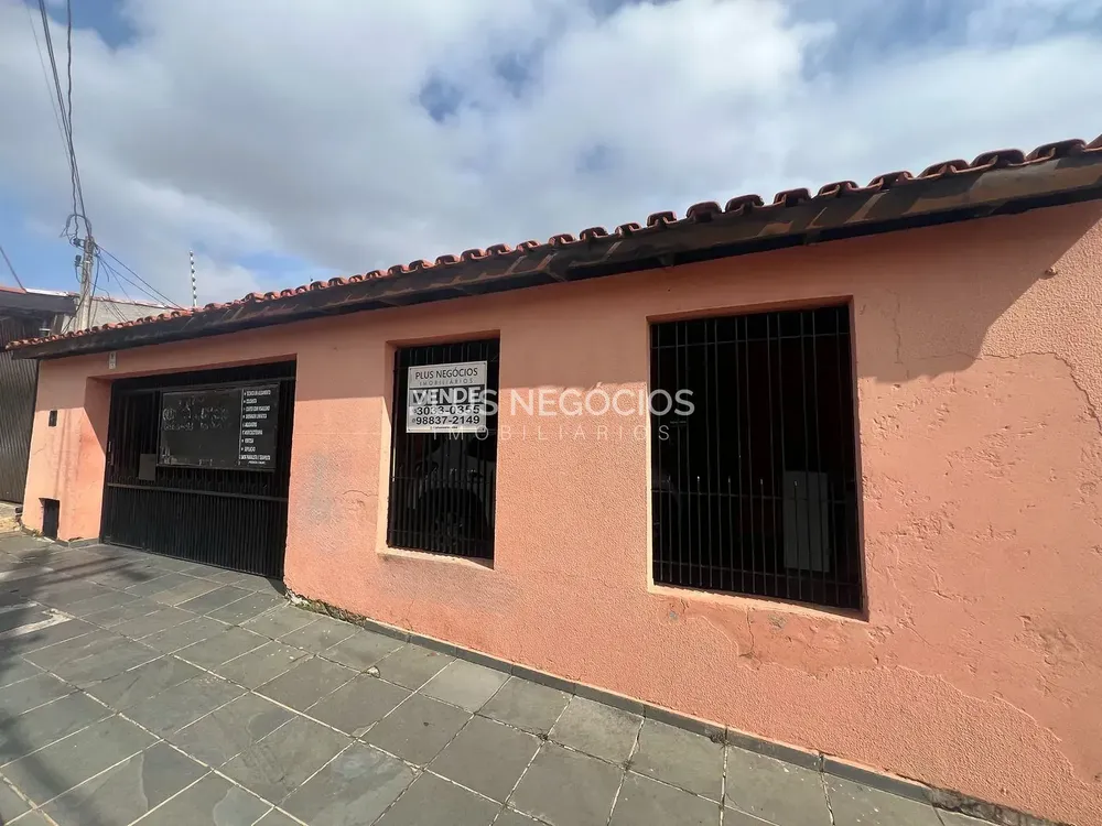 Casa, 6 quartos, 247 m² - Foto 1