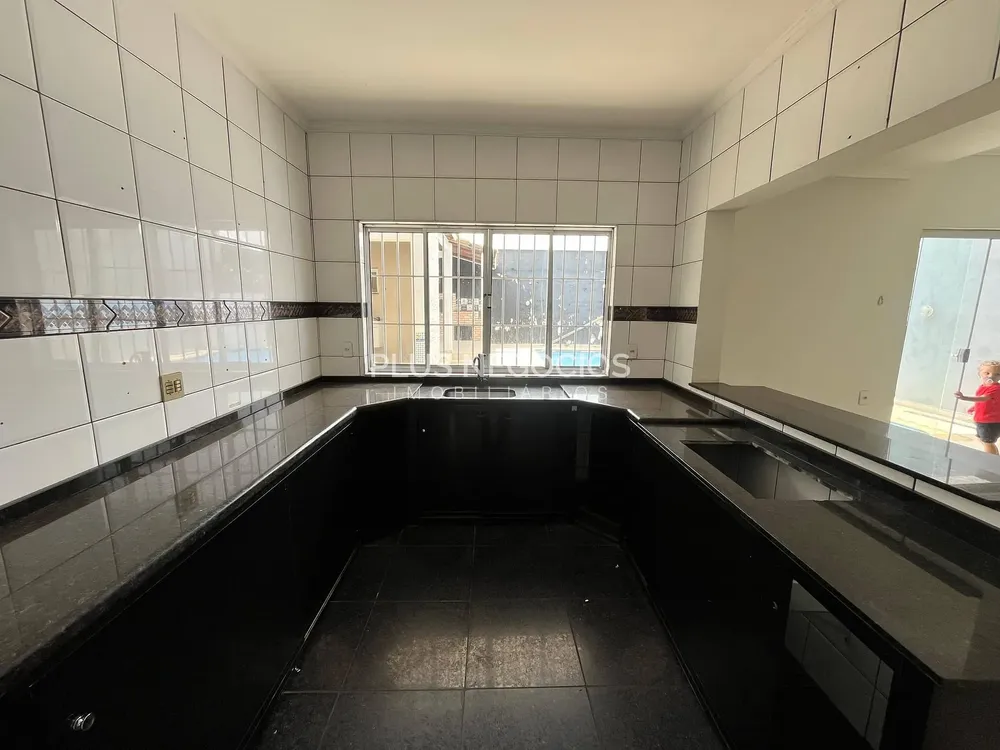 Casa, 4 quartos, 300 m² - Foto 3
