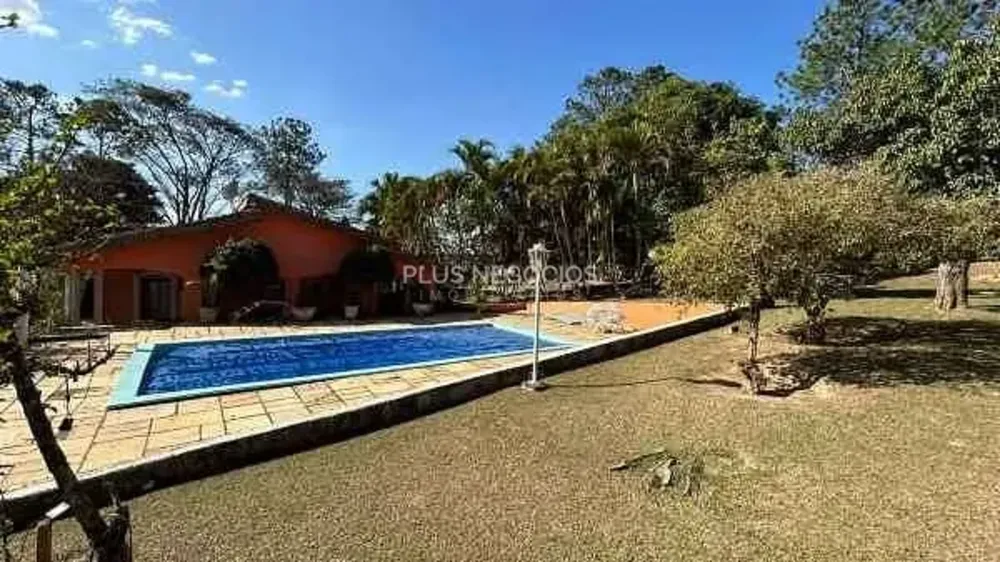 Chácara, 4 quartos, 2400 m² - Foto 1