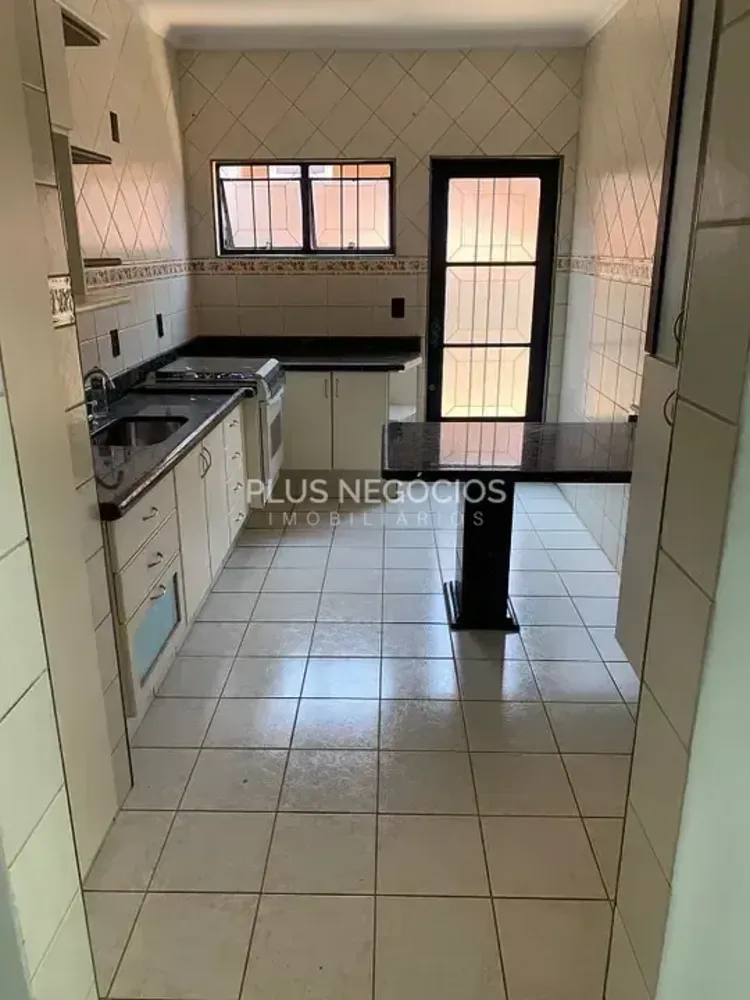 Casa, 3 quartos, 180 m² - Foto 1