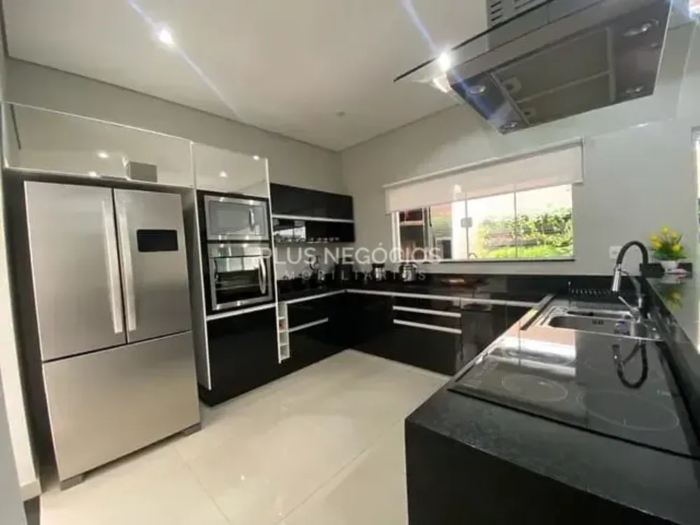 Sobrado, 3 quartos, 225 m² - Foto 2
