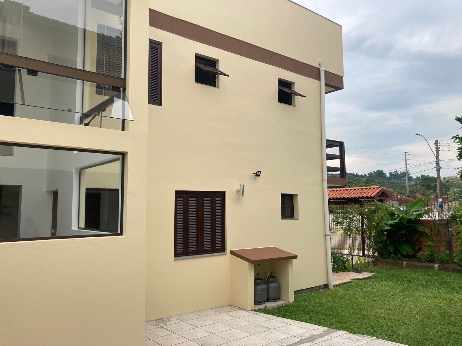 Casa à venda com 2 quartos, 120m² - Foto 1