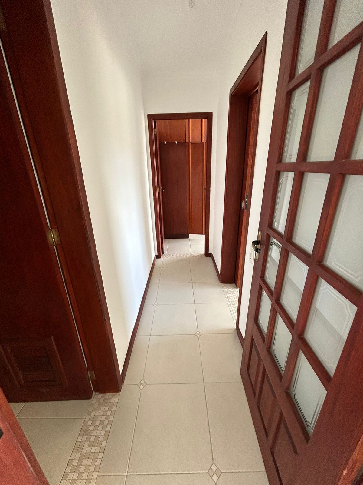 Apartamento à venda com 2 quartos, 64m² - Foto 3