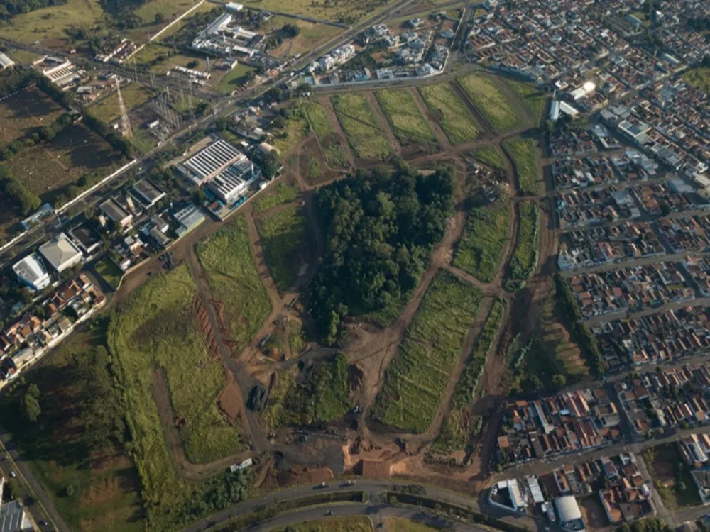 Loteamento e Condomínio, 421 m² - Foto 1