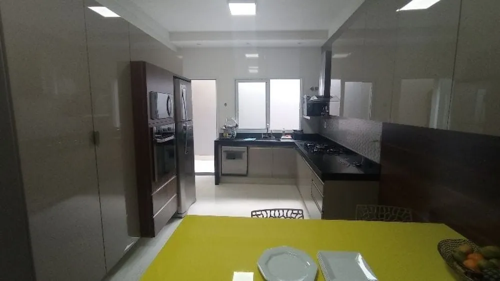 Casa, 4 quartos, 250 m² - Foto 8