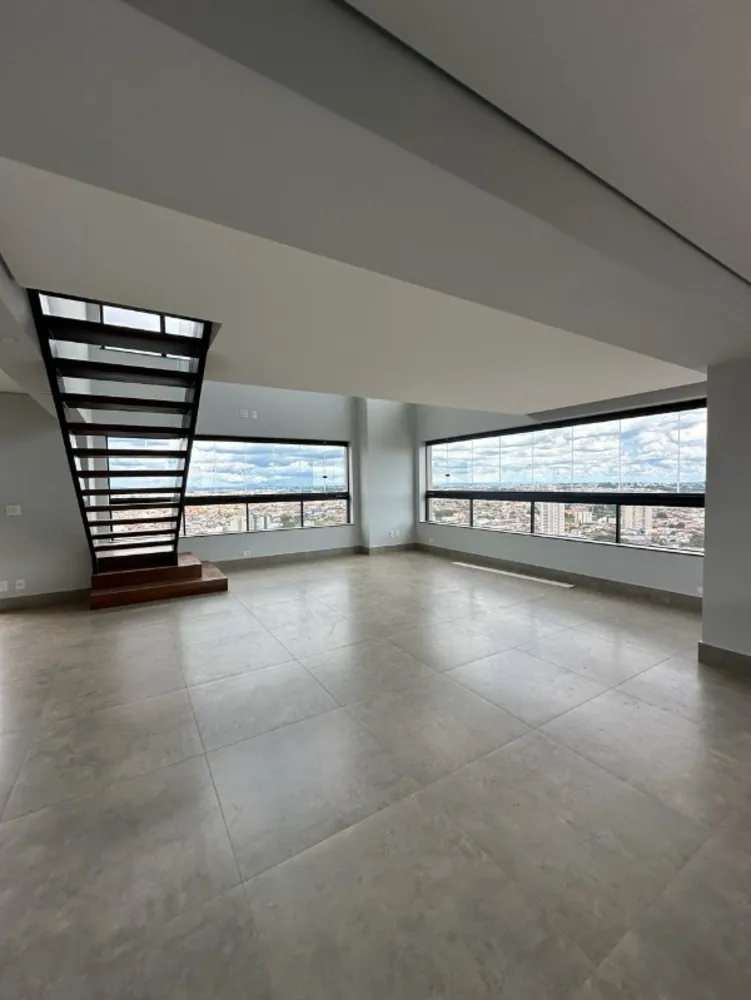 Cobertura, 3 quartos, 210 m² - Foto 2