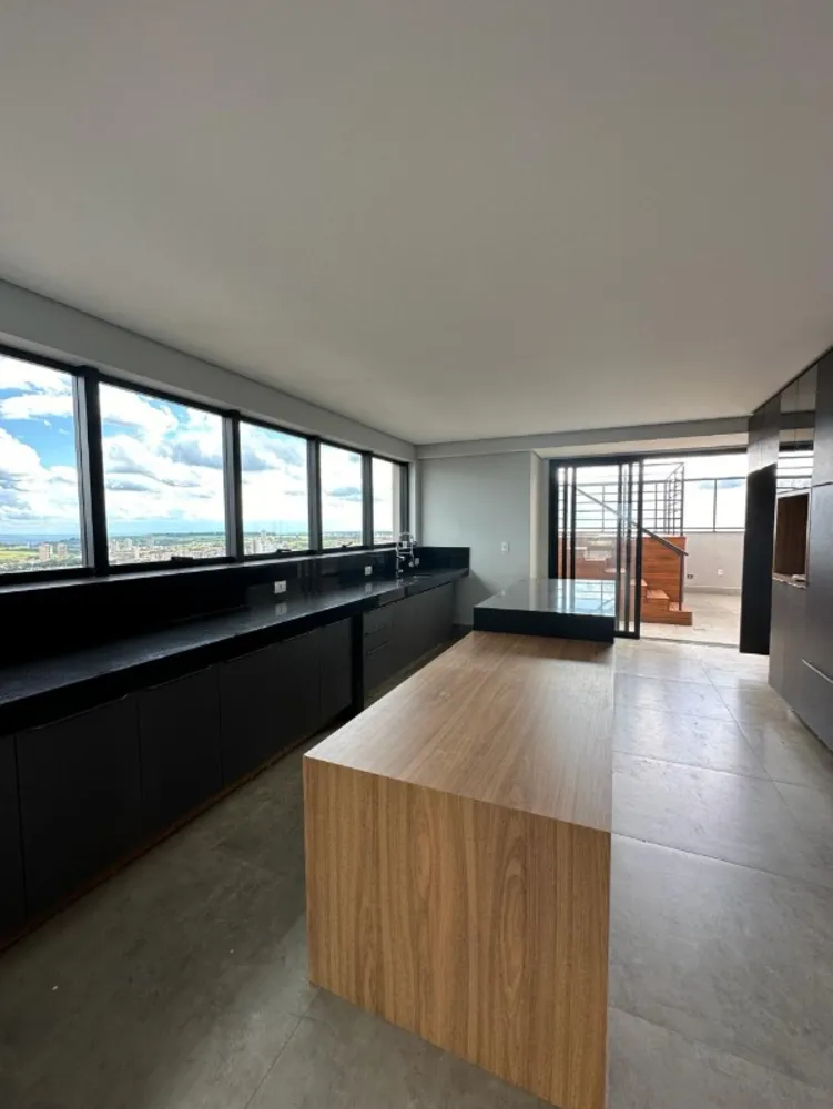 Cobertura, 3 quartos, 210 m² - Foto 3